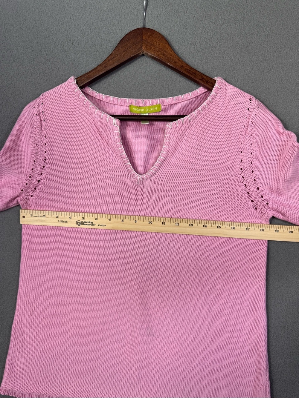 Sigrid Olsen Pink 3/4 Sleeve V-Neck Knit Top, Hem and Neckline Detail, Medium - Picture 6 of 12